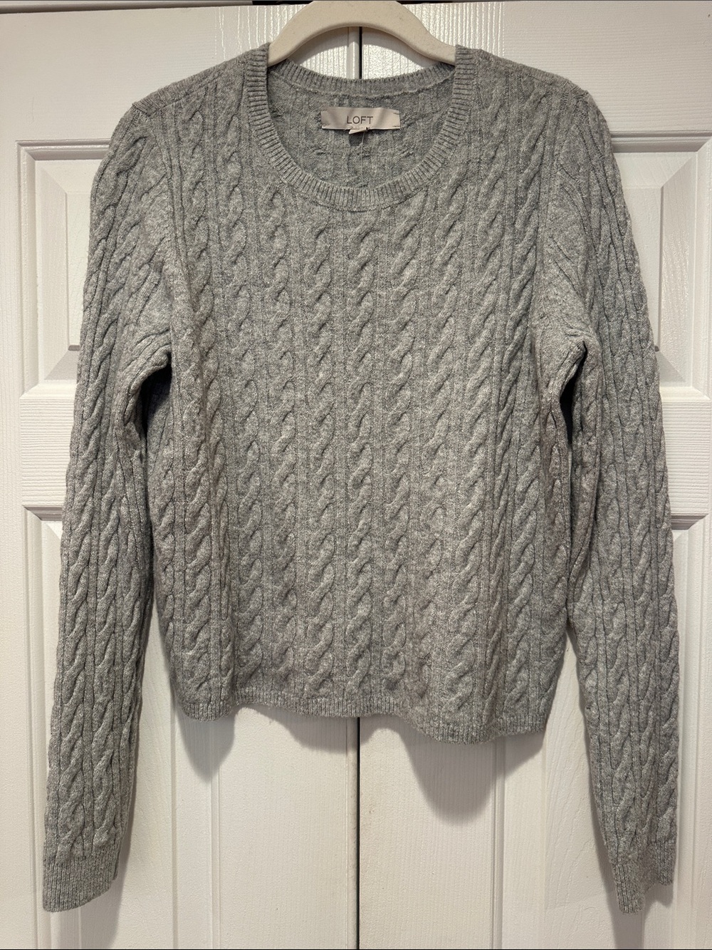 LOFT Light Gray Cable-Knit Crew Sweater size Small